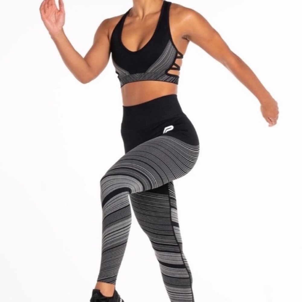 Pursue Fitness Impulse Seamless Strappy Sports Bra - Picture 2 of 5